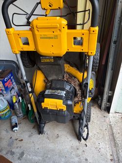 Broken DeWalt 2x20V Self-Drive mower
