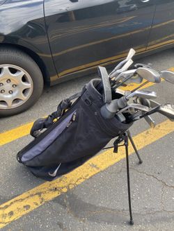 Nike Xtreme Suspension System Stand Bag with 4-way Dividers With Full Of Clubs