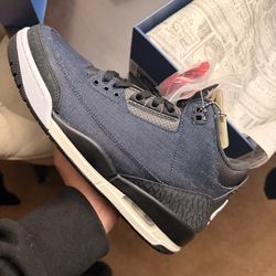 Jordan 3 Levi  indigo size 9