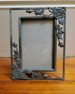 Metal Rose 4x6 Picture Frame