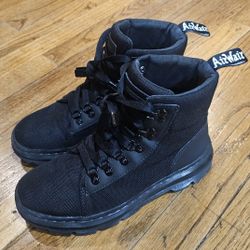 Dr Martens Boots Women's Size 8/ Men's 7