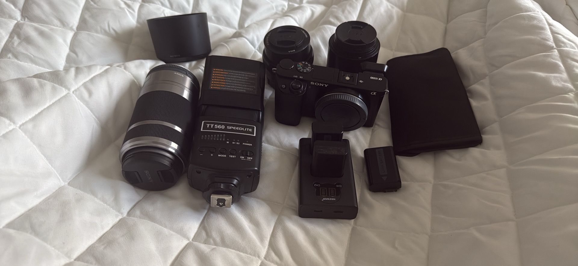 Sony A6000 W/accessories 