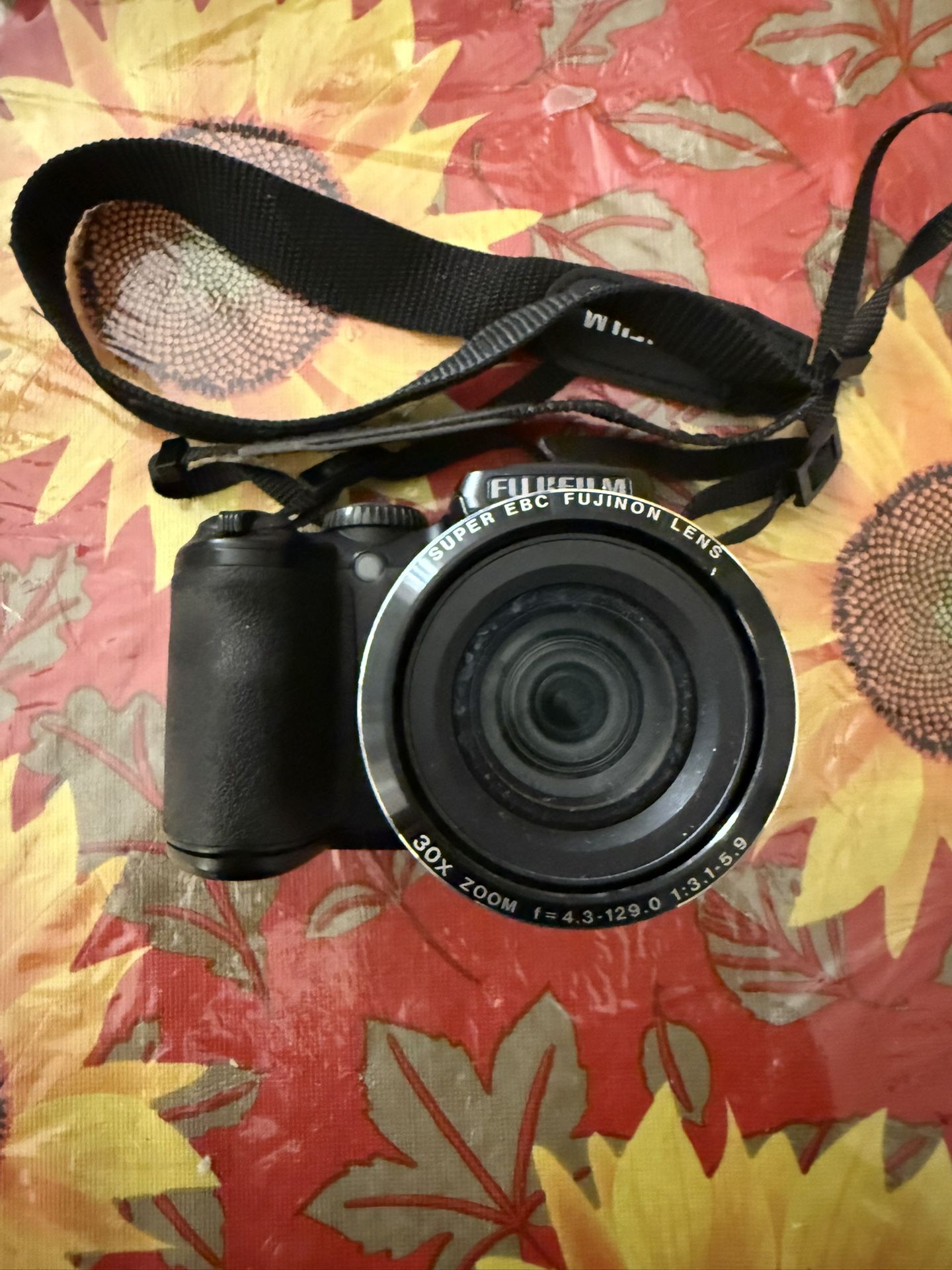 Fujifilm FinePix S4800 30 X Super-Zoom 16 MP Digital Camera Color Black