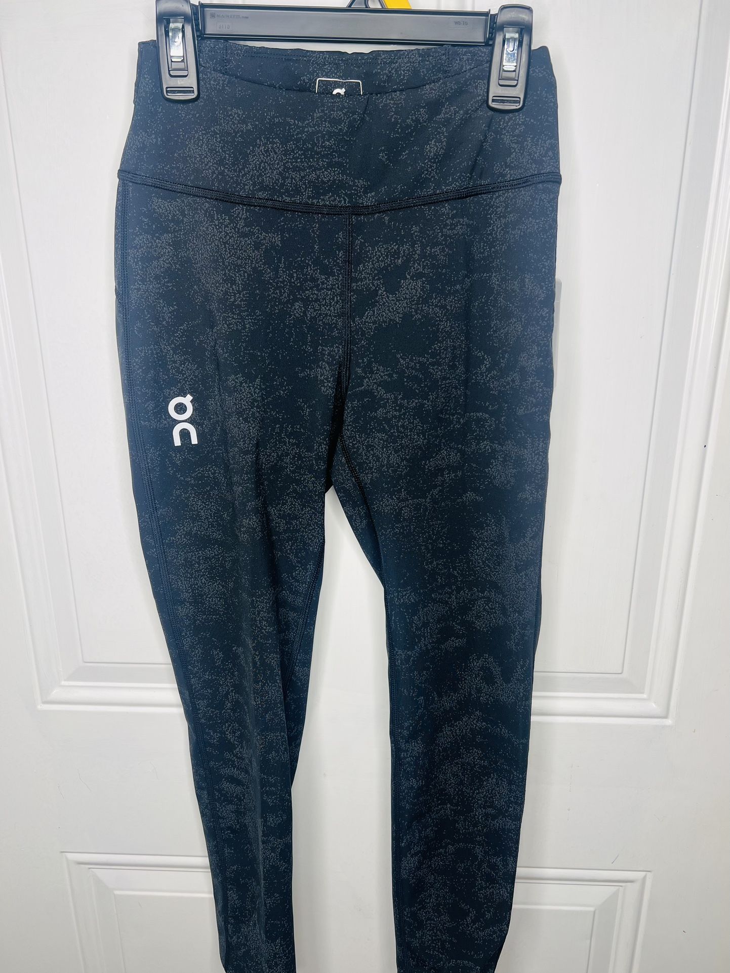 On Cloud Tights 7/8 Women's Reflective Running Performance Black AOP