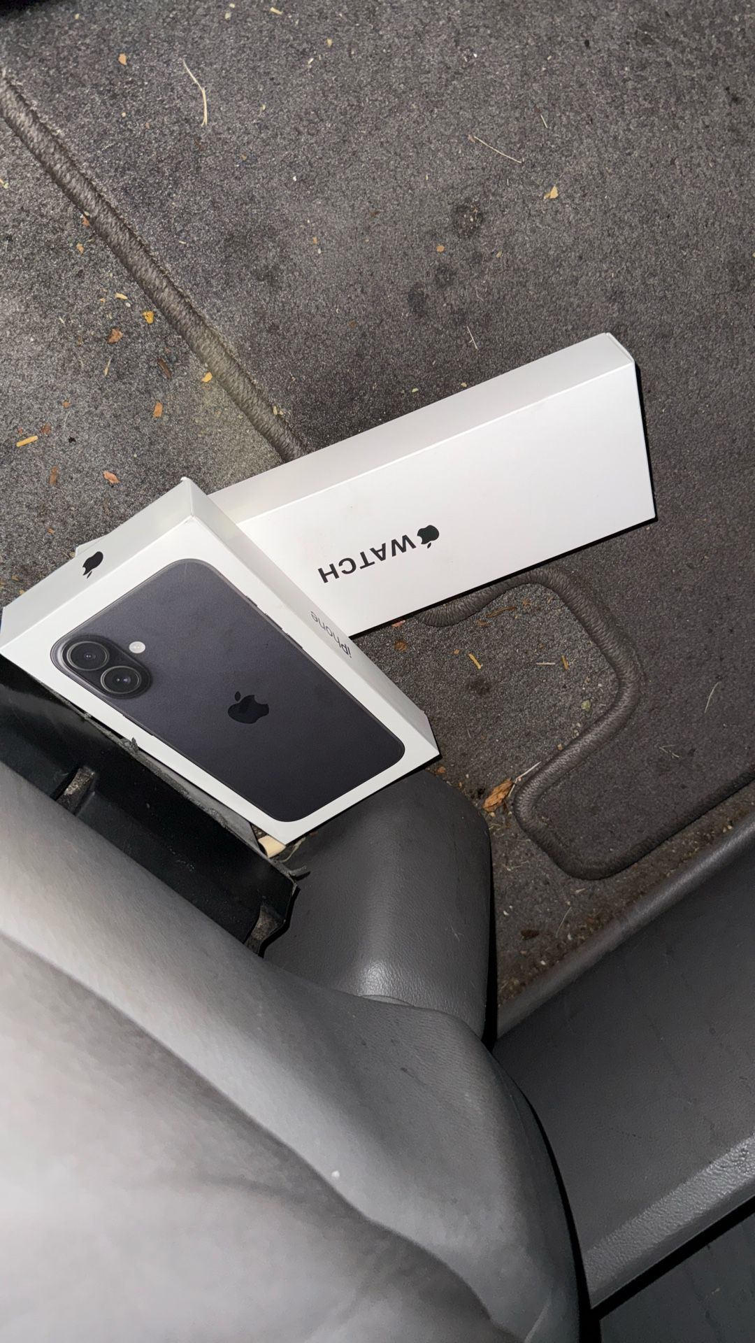 iPhone 16 Plus & Apple Watch 44mm