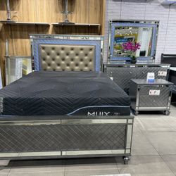 Gorgeous Bedroom Set 🩶🩶🩶