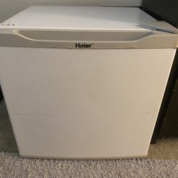 Haier Mini Frig
