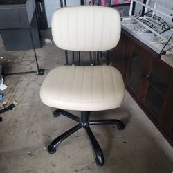 Sm Desk Chair