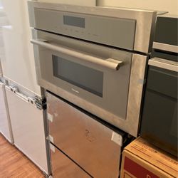 THERMADOR MICROWAVE 30” BILT IN