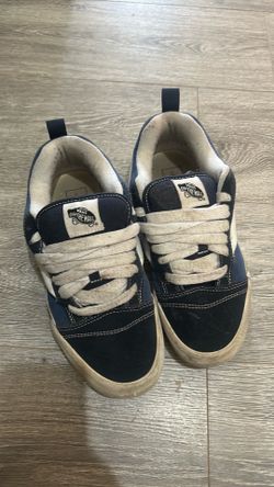 size 8.0 in men and 9.5 in women vans shoes