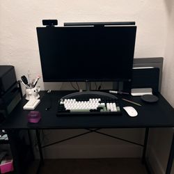 Black Desk 