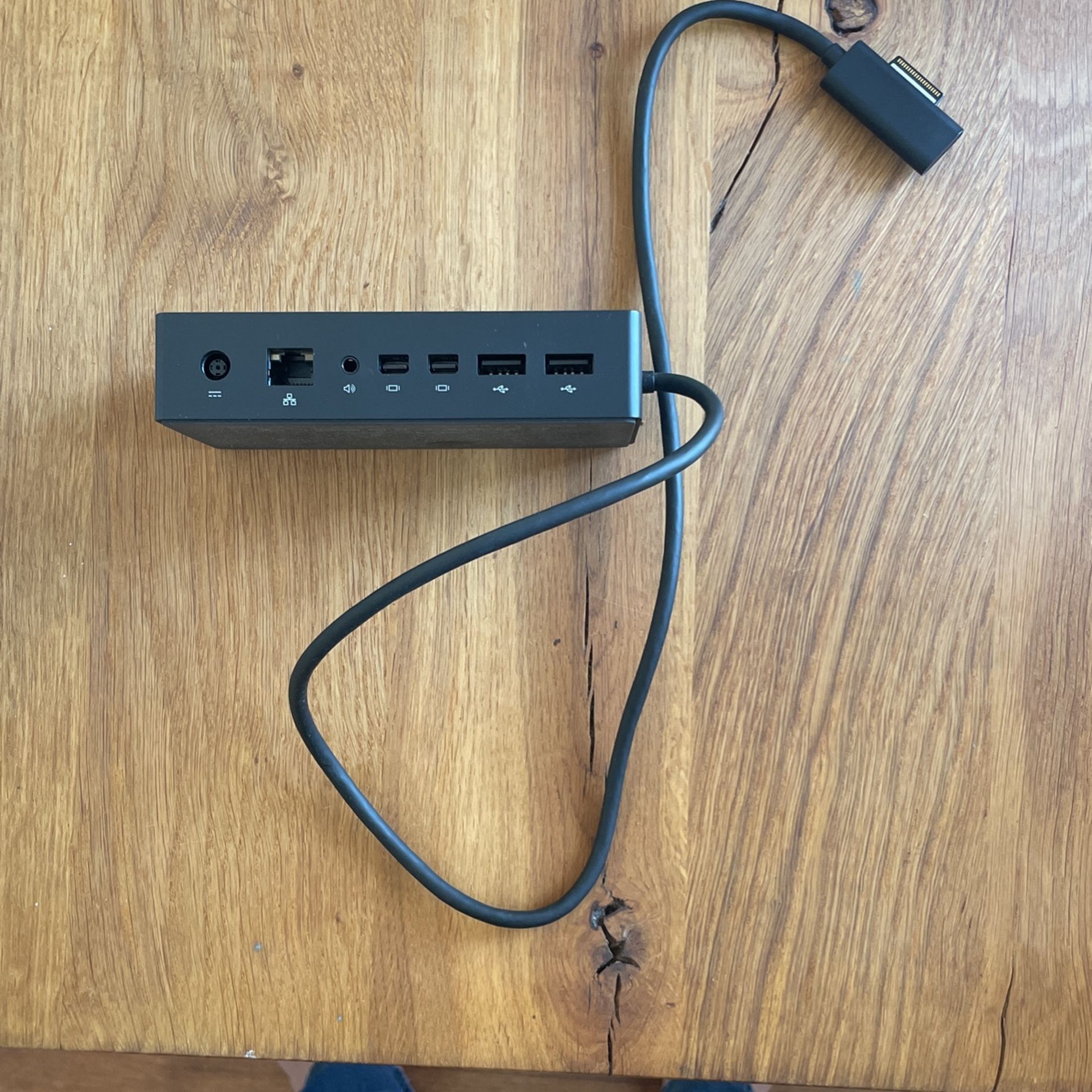 Microsoft Surface Dock 2