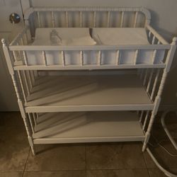 Changing Table With Strapable Mattress