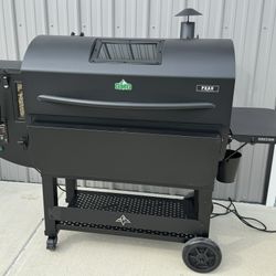 Green Mountain Grills Trek 2.0, Ledge 2.0, Peak 2.0 Pellet Smokers