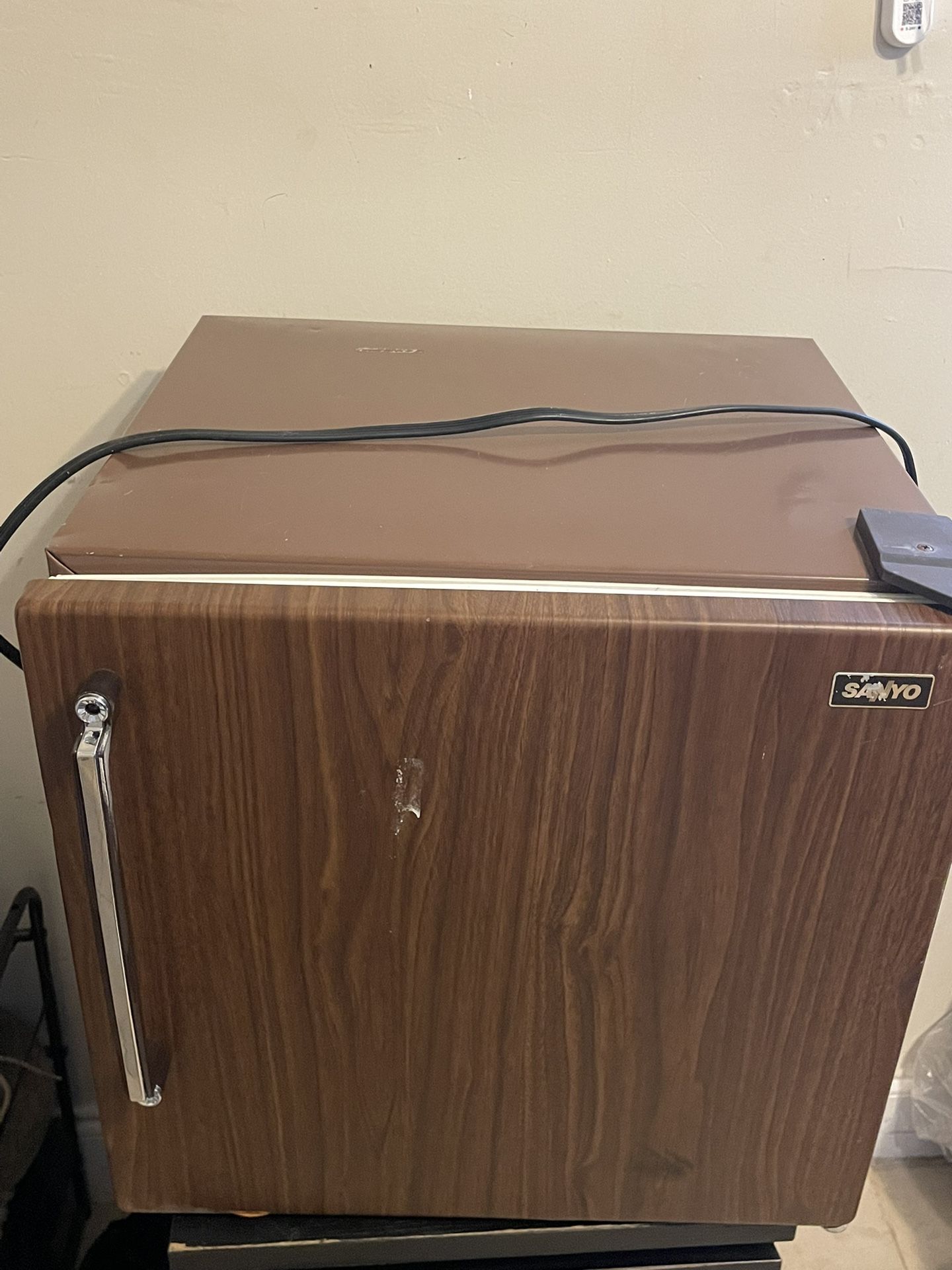 Sanyo Mini Fridge