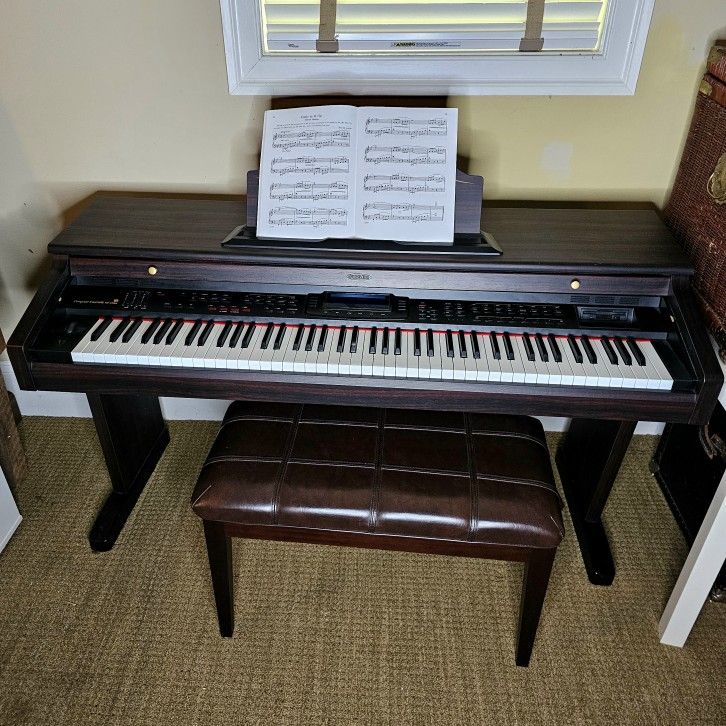 Suzuki Composer Ensemble HP-250ex Electric Piano with Bench