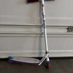Kid’s Razor Light Up Scooter