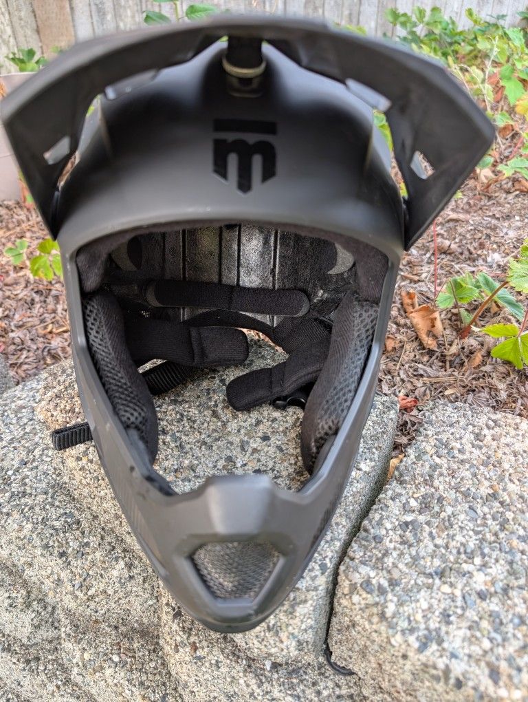 Mongoose Title Full Face Youth Large Helmet