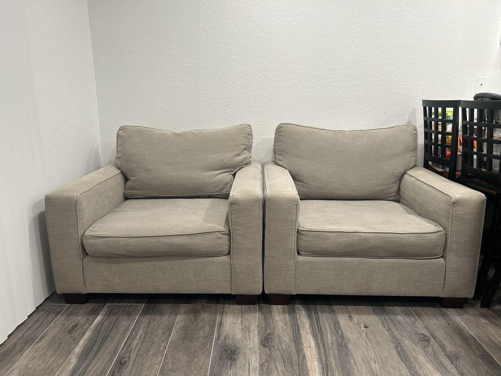 Set of 2 Pottery Barn Armchairs – Oversized, High-Quality, Neutral Fabric