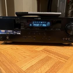   Yamaha RX-V365 HDMi 100-WPC AV Receiver W/Remote (Excellent Condition) 