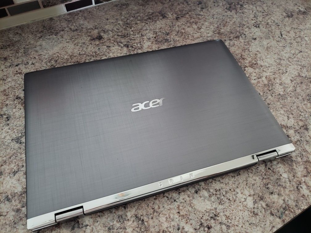 Laptop Acer 2 in 1 touchscreen