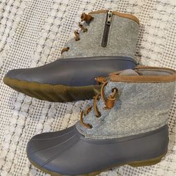 Sperrys grey 9.5 like new