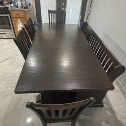 Dinning Table 