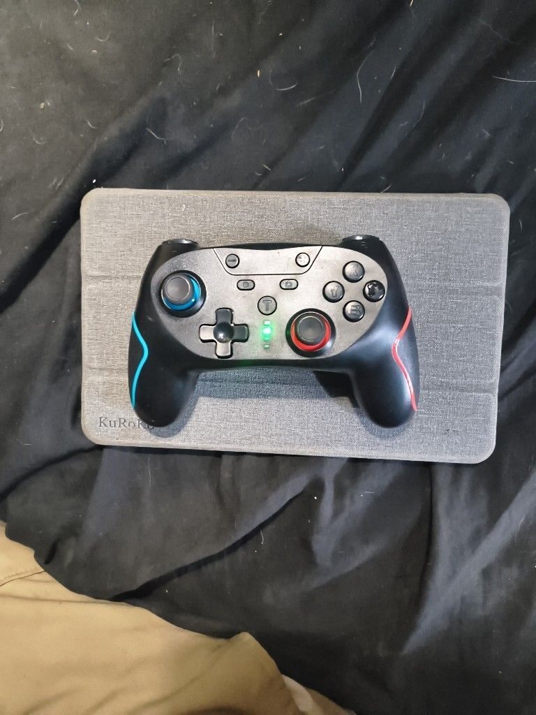 Bluetooth Gaming Controller - Rechargeable 