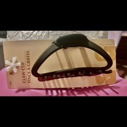 Claw Clip & Mini Flower Accessory Included 