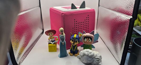 Tonie box with 5 tonies