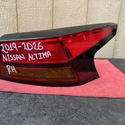 2019 2020 2021 2022 2023 2024 2025 2026 NISSAN ALTIMA RIGHT SIDE TAIL LIGHT OEM USED 