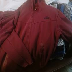 Nike Outfit Size M Burgandy