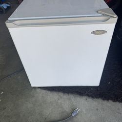Mini Fridge 