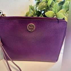 Authentic Tory Bury Clutch Wristlet 