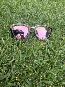 Blenders // Sunglasses (scratched)