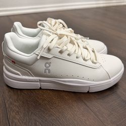 On shoes women THE ROGER Advantage size 6.5 women’s ivory color