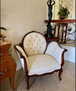 BEAUTIFUL CHAIR