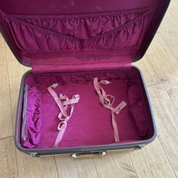 Dresner Suitcase $30