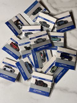 Leen customs pins