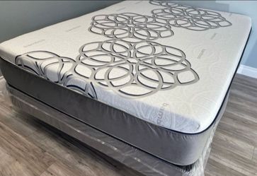 King Sky Comfort Bamboo Cool Gel Memory Foam Mattress!!