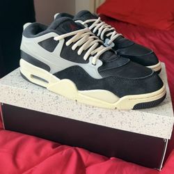 Nike Air Jordan 4