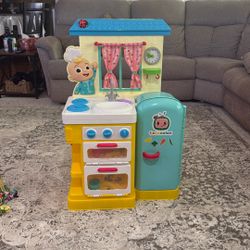 Cocomelon kids kitchen play toy