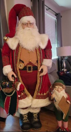 Christmas 7 1/2 ft Santa and Elf MUST GO