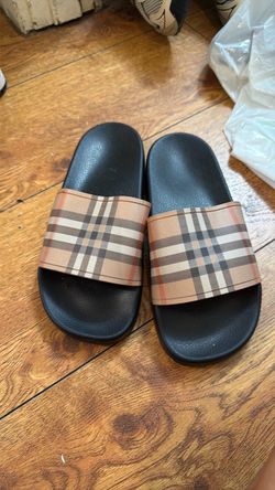 Burberry slides size 7