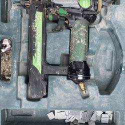 HITACHI Finish Nailer