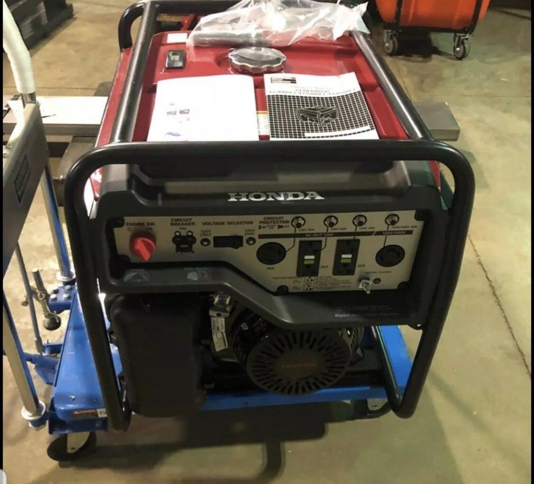 You know the name HONDA 6500 watt's used 6 times, generator has wheel kit!!!!