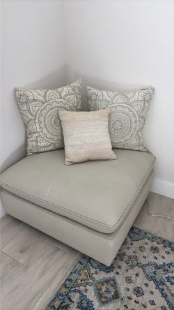 Light Gray Leatherette Corner Chair