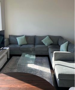 Modern Gray Sectional Sofa with Chaise