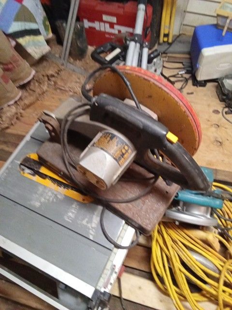 Chopsaw DeWalt