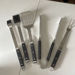 Stainless Steel BBQ Grill Tool Set + 4 Skewers – NEW